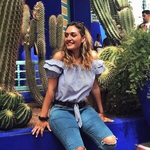 Negotiable-stripped puff sleeve top